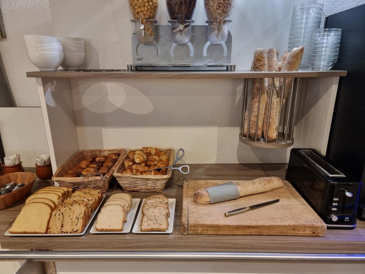 Hotel Restaurant Le Relais - Pau Nord Lons Εξωτερικό φωτογραφία