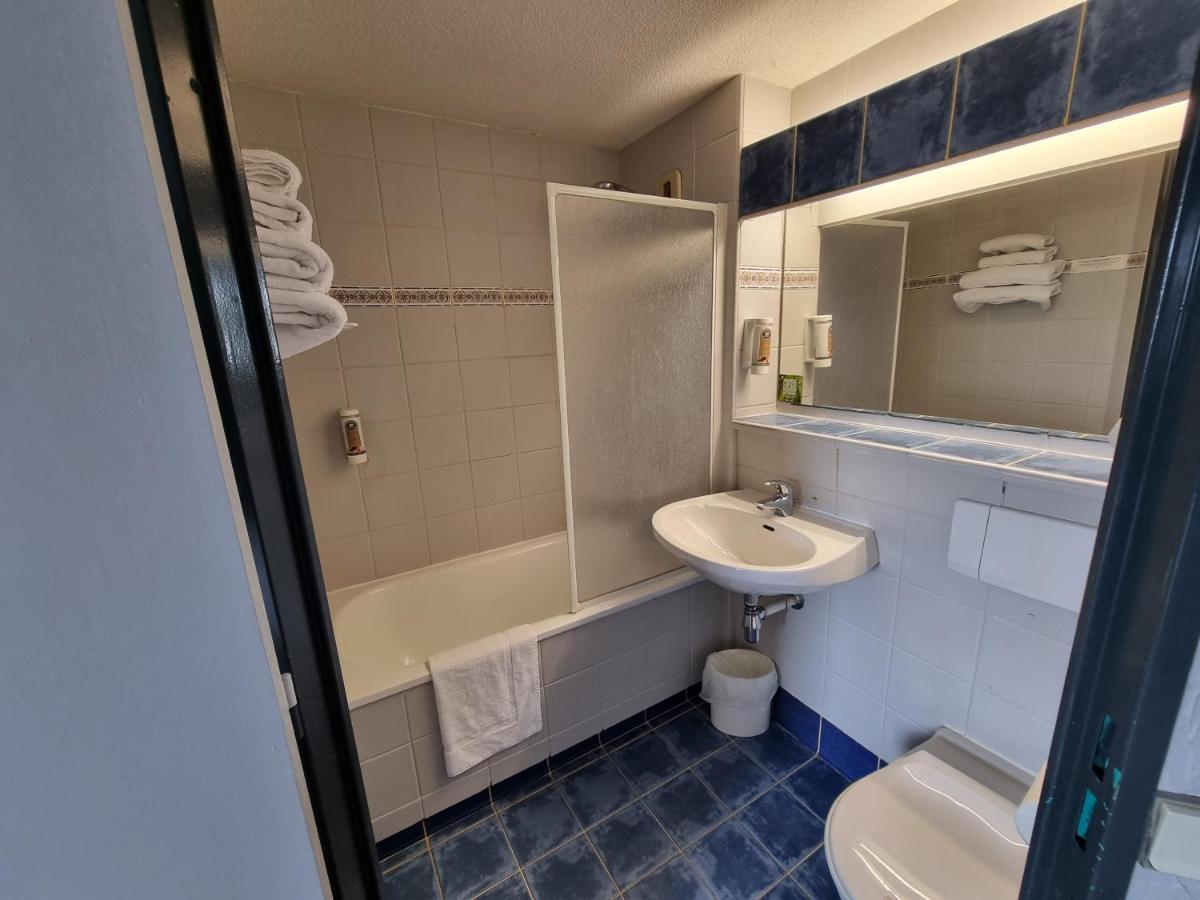 Hotel Restaurant Le Relais - Pau Nord Lons Εξωτερικό φωτογραφία